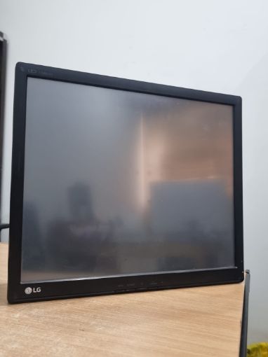 LG touch monitor